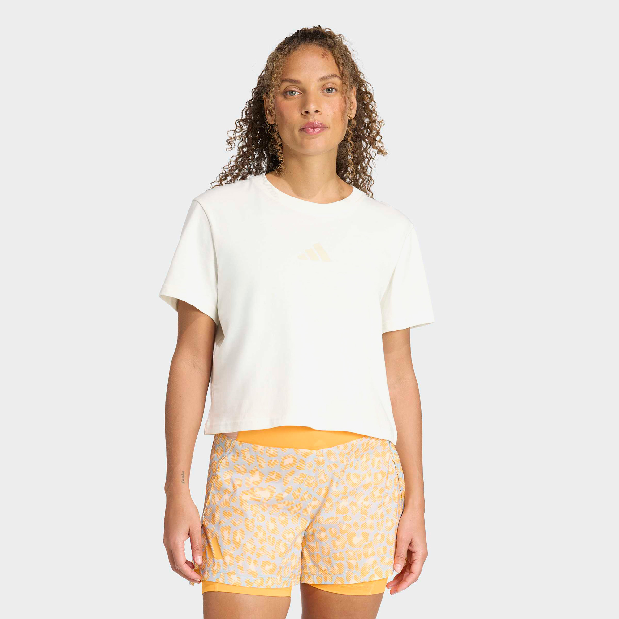 adidas Terrex Multi Meadow Pack Kadın Beyaz Crop T-Shirt
