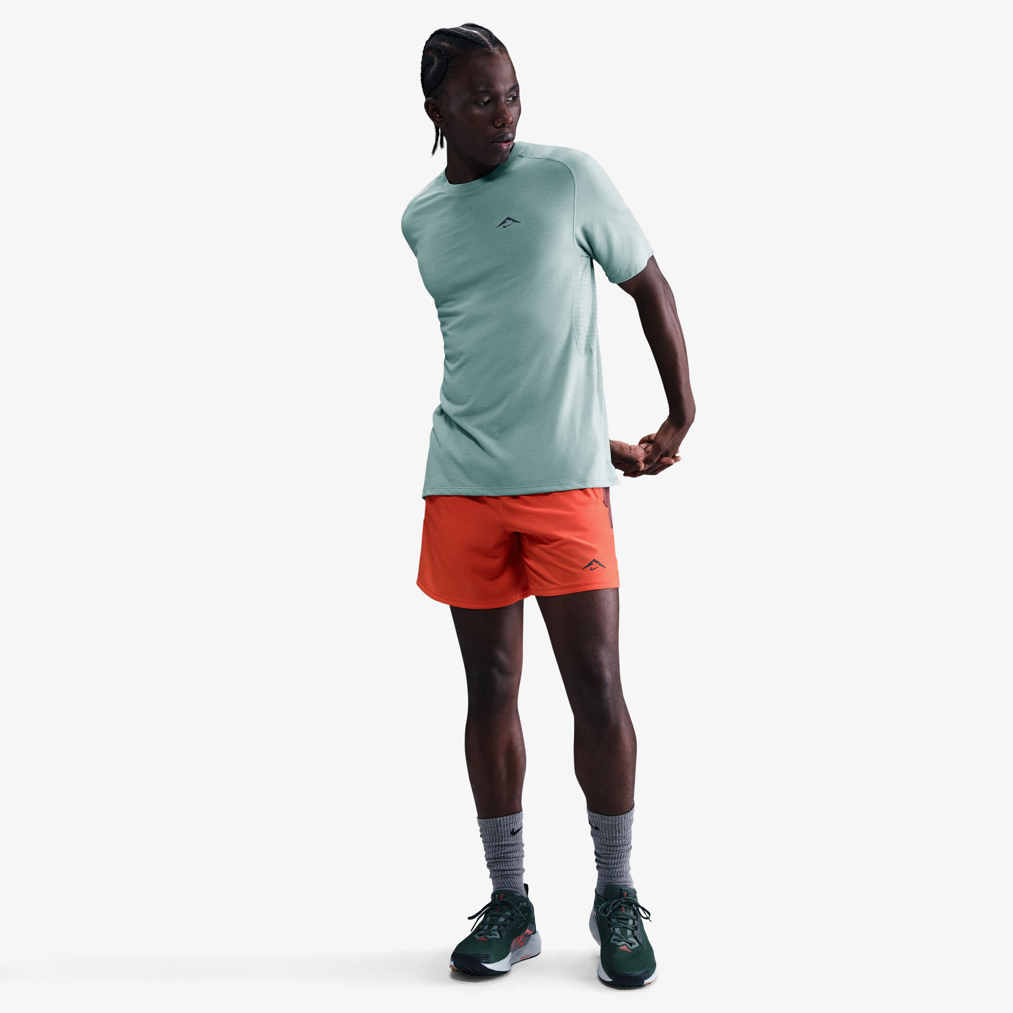 Nike Dri-FIT Adv Solar Chase Erkek Gri T-Shirt