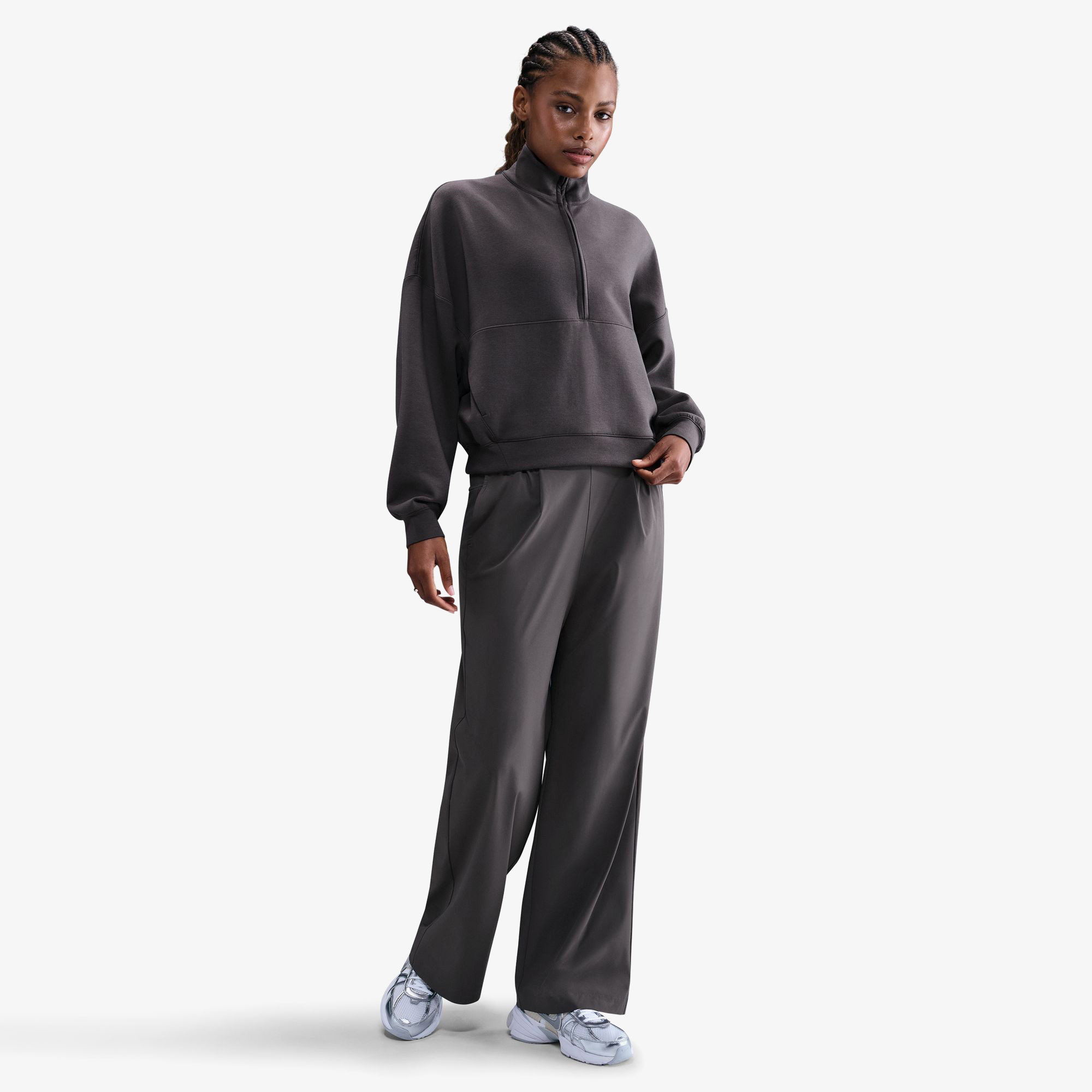 Nike 24.7 ImpossiblySoft Kadın Gri Koşu Sweatshirt